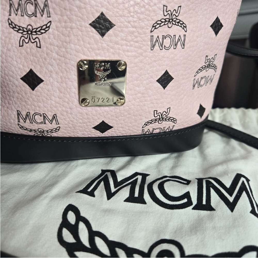 MCM Dessau Drawstring Bag in Visetos - Picture 2 of 10
